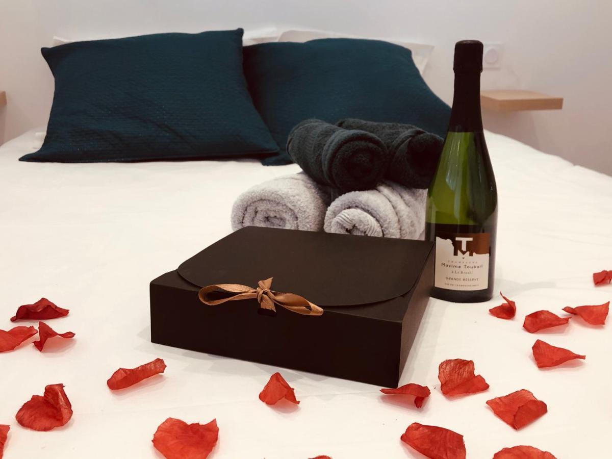 Le Moka Charmant Appartement Au Coeur De Ville Νιμ Εξωτερικό φωτογραφία